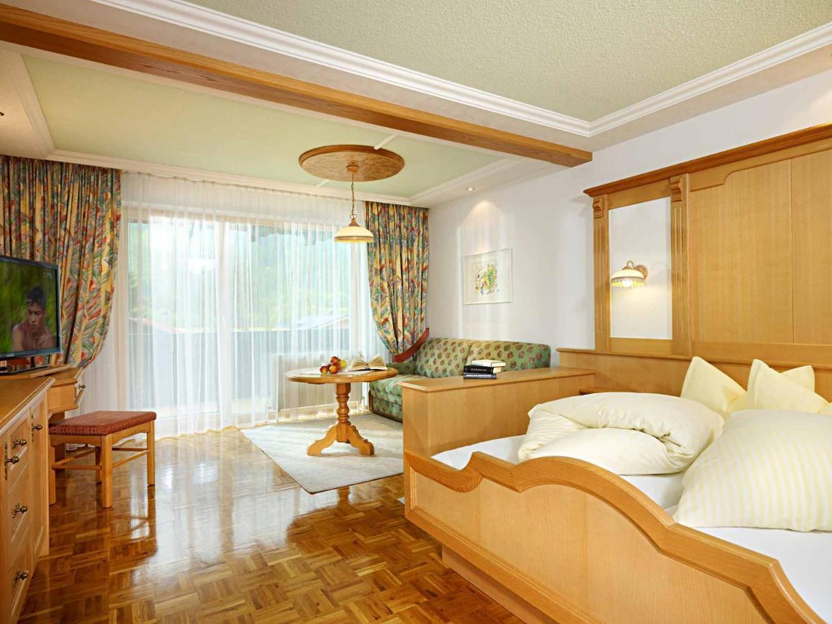 Hirschen Wohlfuehlhotel Шоппернау Экстерьер фото